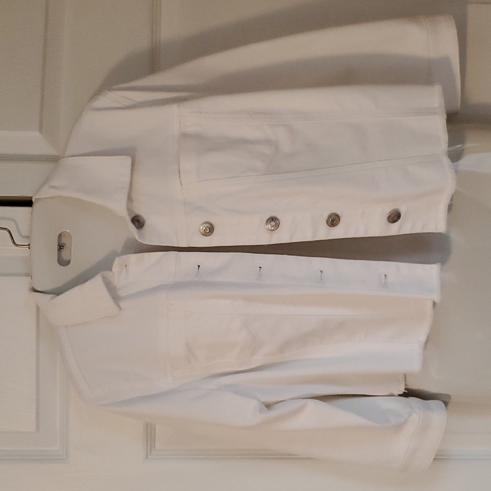 Chico's cropped while (alabaster) denim jacket Chico's size 1   8/10